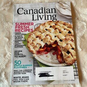 2/$35 Canadian Living Magazine August 2011 Vol 36 No8 Taylor Swift on Back Cover